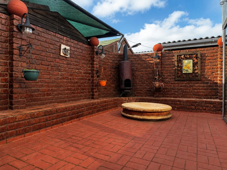 5 Bedroom Property for Sale in Stilbaai Wes Western Cape